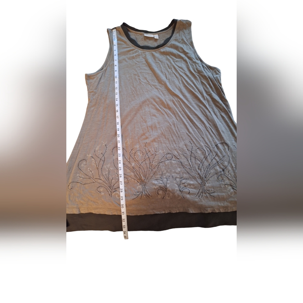 LOGO Sleeveless Top - Picture 3 of 5